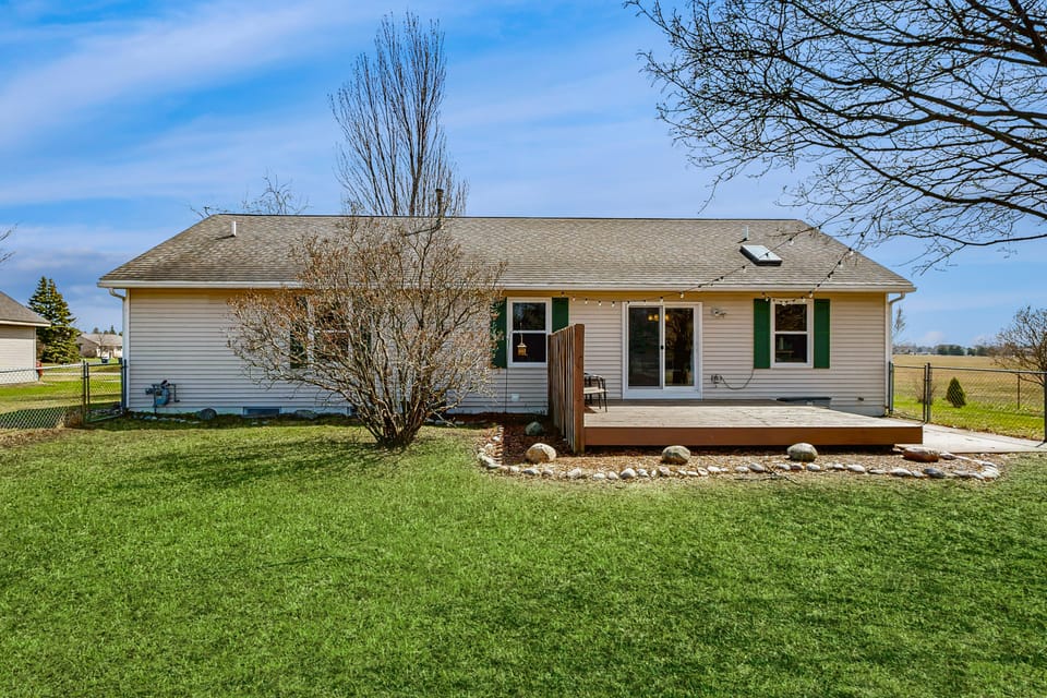 1/2 Mi to Lake! Traverse City Retreat w/ Dock House in Michigan