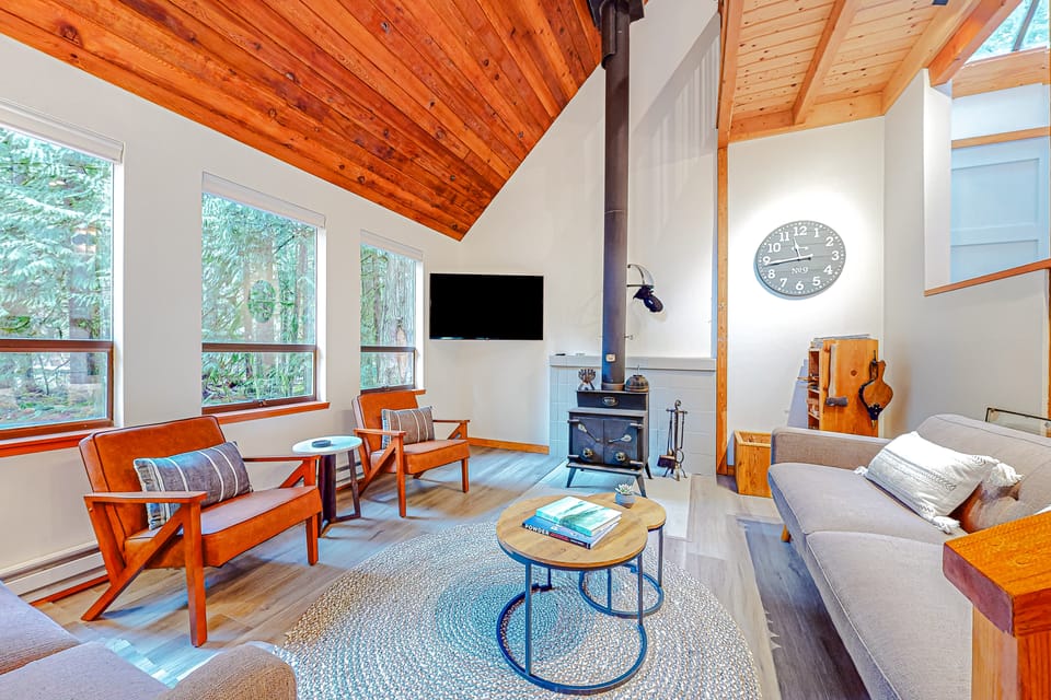 Year-Round Adventure! 'Glacier Getaway' in Deming House in Washington