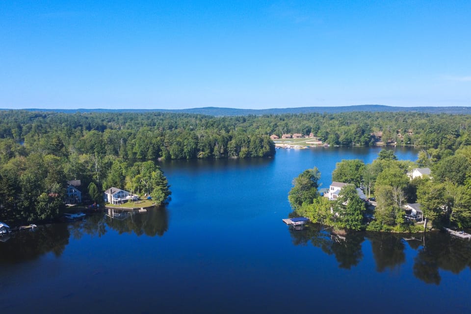 Hot Tub, Lake Views! All-Season Hinsdale Haven House in Berkshires