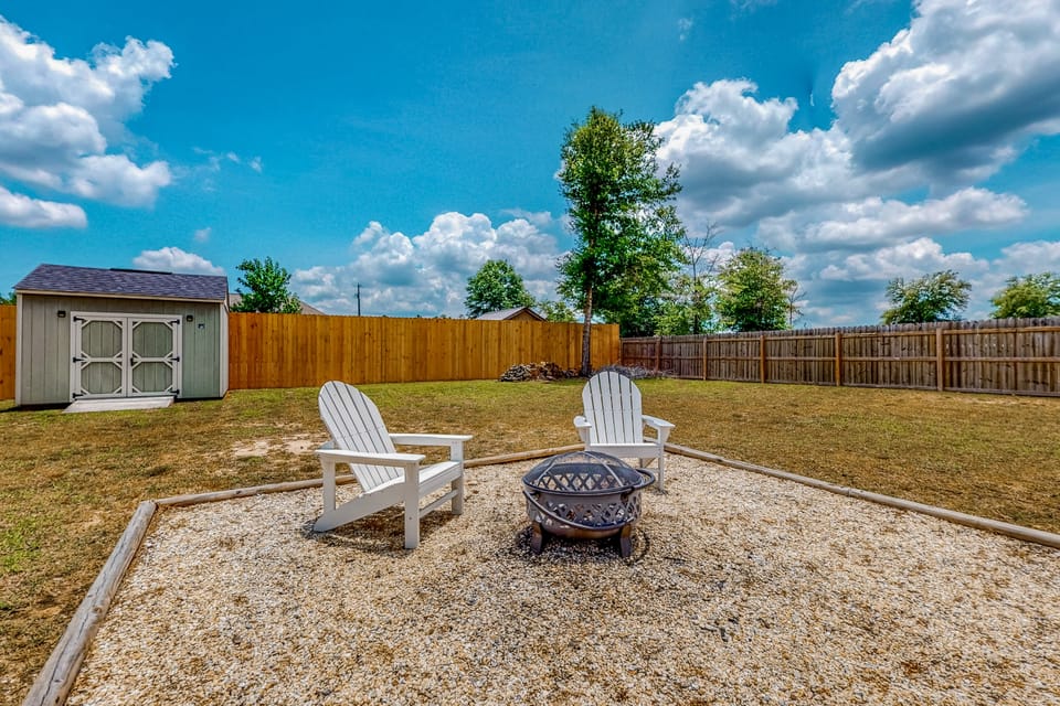 7 Mi to Emerald Coast Zoo! Poolside Paradise House in Florida