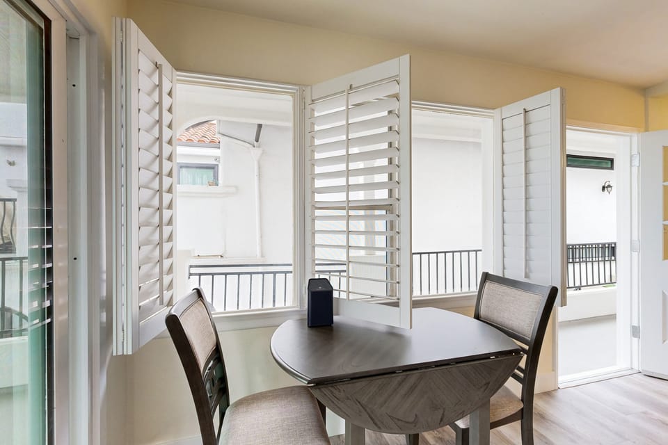 Cozy Couples Escape! Walk to San Clemente Pier Apartment in San Clemente