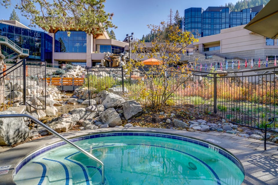 Olympic Valley Summer Sanctuary in Everline Resort Apartment in Palisades Tahoe (Olympic Valley)