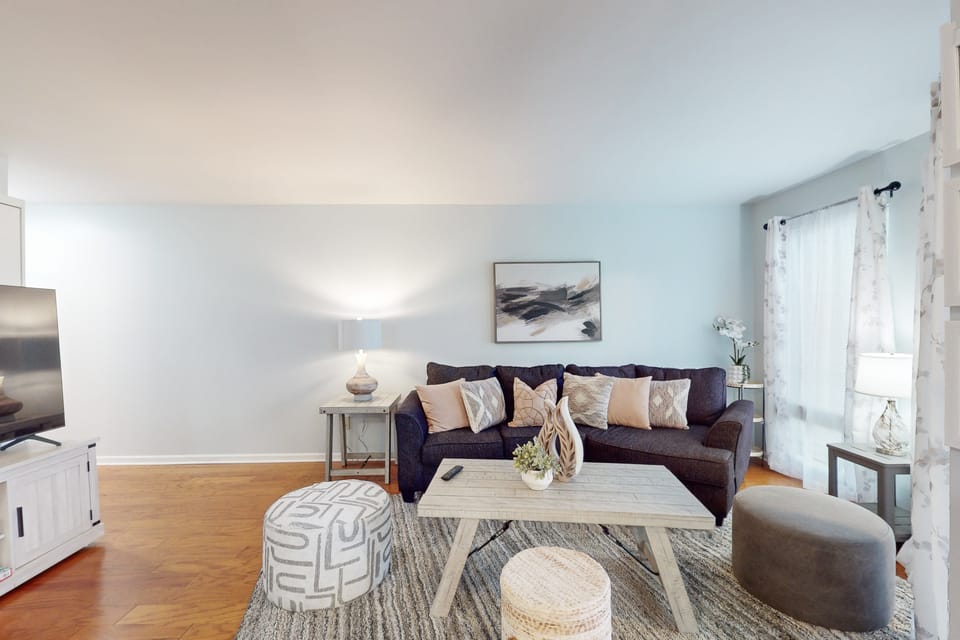 Myrtle Beach Getaway w/ Outdoor Pool, Near Outlets Apartment in North Myrtle Beach