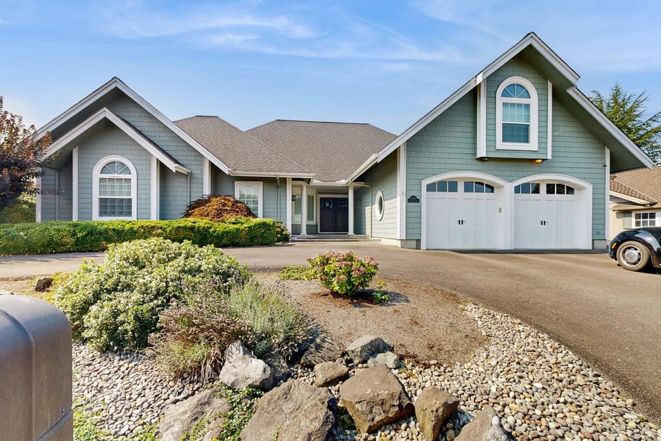 Patio & On-Site Fishing! Plummer Lake Escape House in Washington