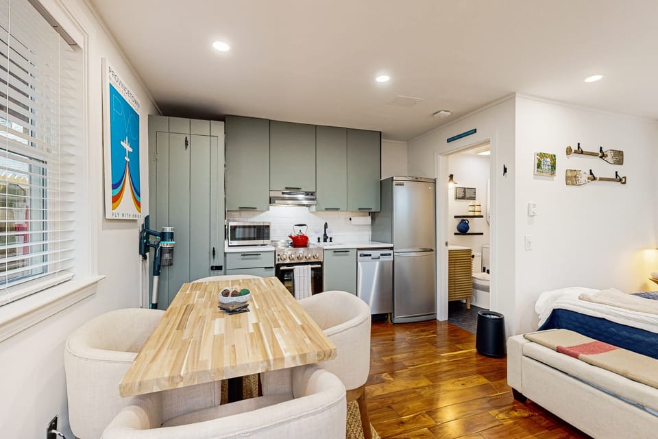 P-Town Studio w/ Parking: 1 Block To Tea, Town Ctr Apartment in Provincetown