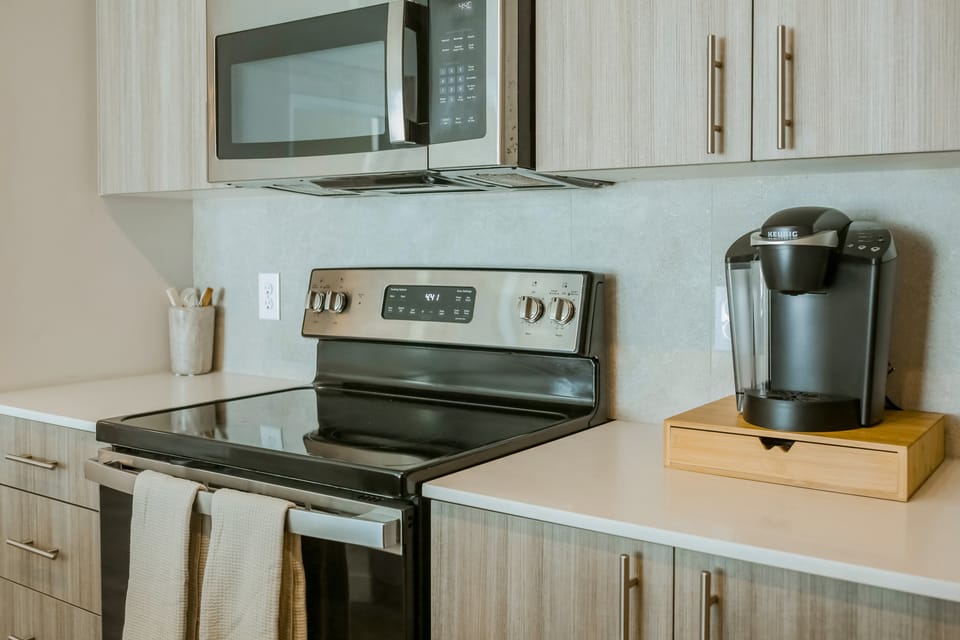 Walk to Int’l Soccer at Hard Rock! Home w/ Pool Apartment in Miami Gardens
