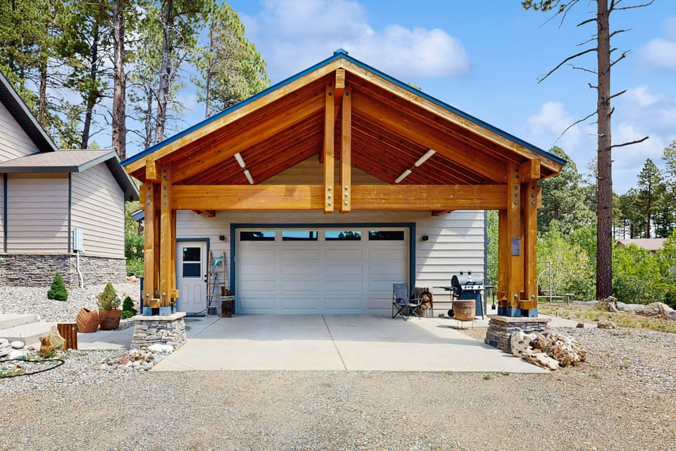 Romantic Mountain Retreat Near Vallecito Lake! House in La Plata County