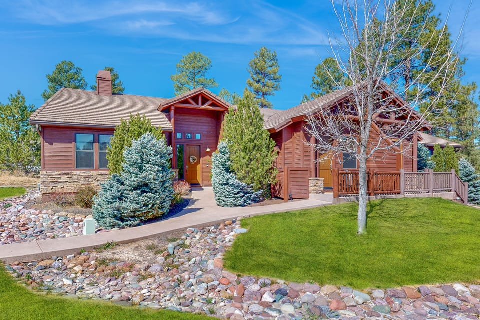 Golf, Trails & Lakes! Show Low Home w/ Bonus Suite Apartment in Show Low