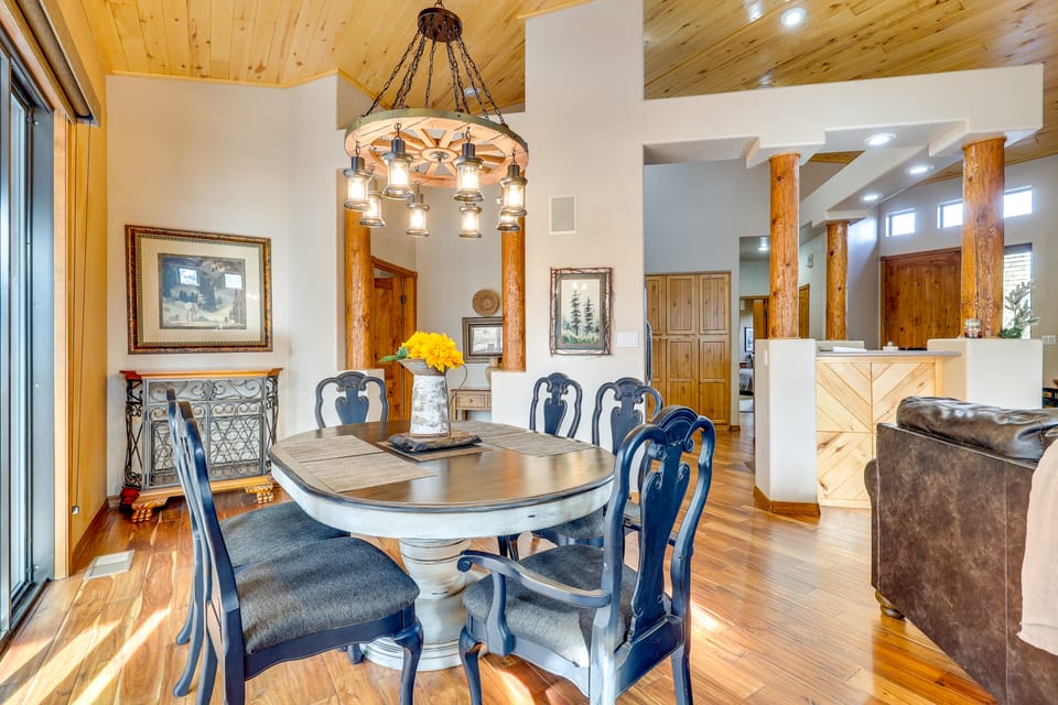 Golf, Trails & Lakes! Show Low Home w/ Bonus Suite Apartment in Show Low