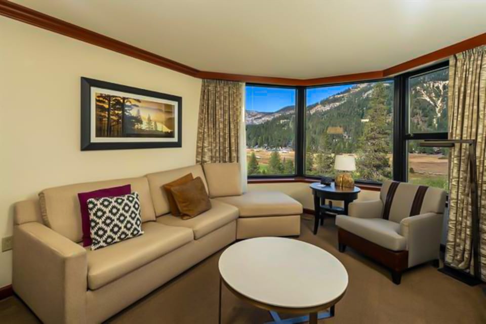 7th-Floor Everline Suite w/ Summer Resort Perks! Apartment in Palisades Tahoe (Olympic Valley)