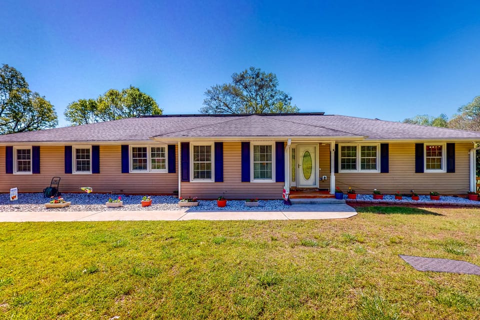 Danielsville Home on Sprawling Acreage w/ Views! House in South Carolina