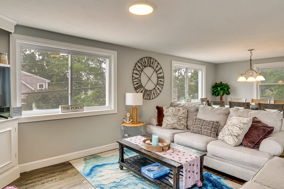 Coastal York Gem Near Beach: Work, Play & Explore! House in Cape Neddick