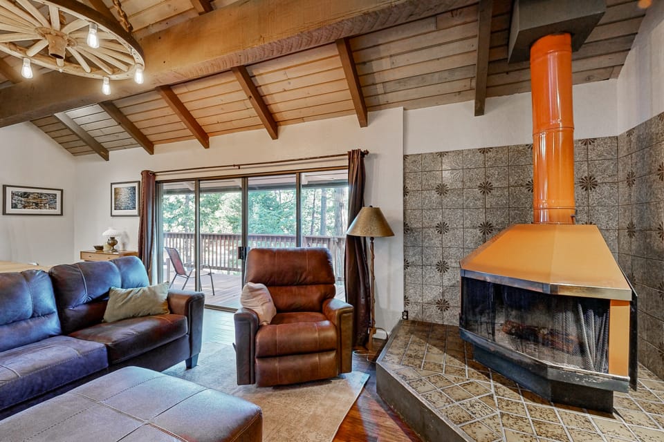 Walk to Golf & Restaurants: Serene Twain Harte Gem House in Twain Harte