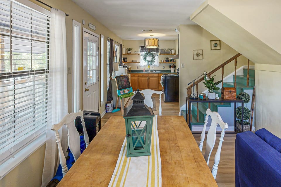 2BR Home on River w/ Outdoor Dining Area & Deck House in Pipe Creek