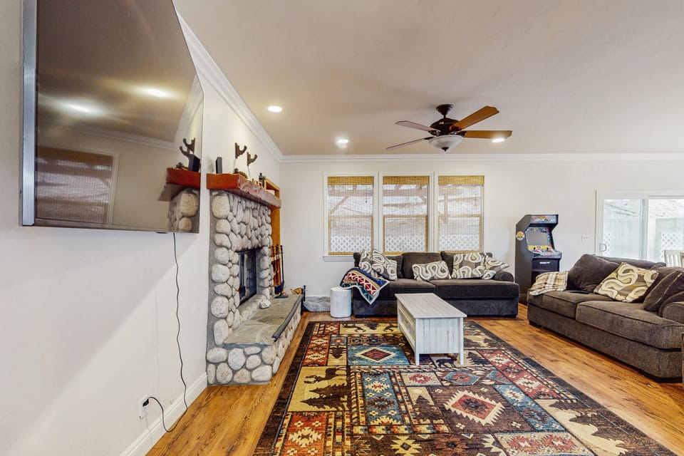 Walk to Lake Arrowhead! Family Home w/ Games House in Lake Arrowhead