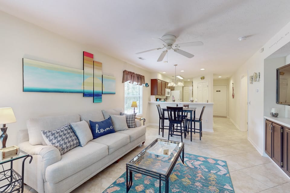 Balcony & Pool Access: 'Longs Cozy Haven' Apartment in South Carolina