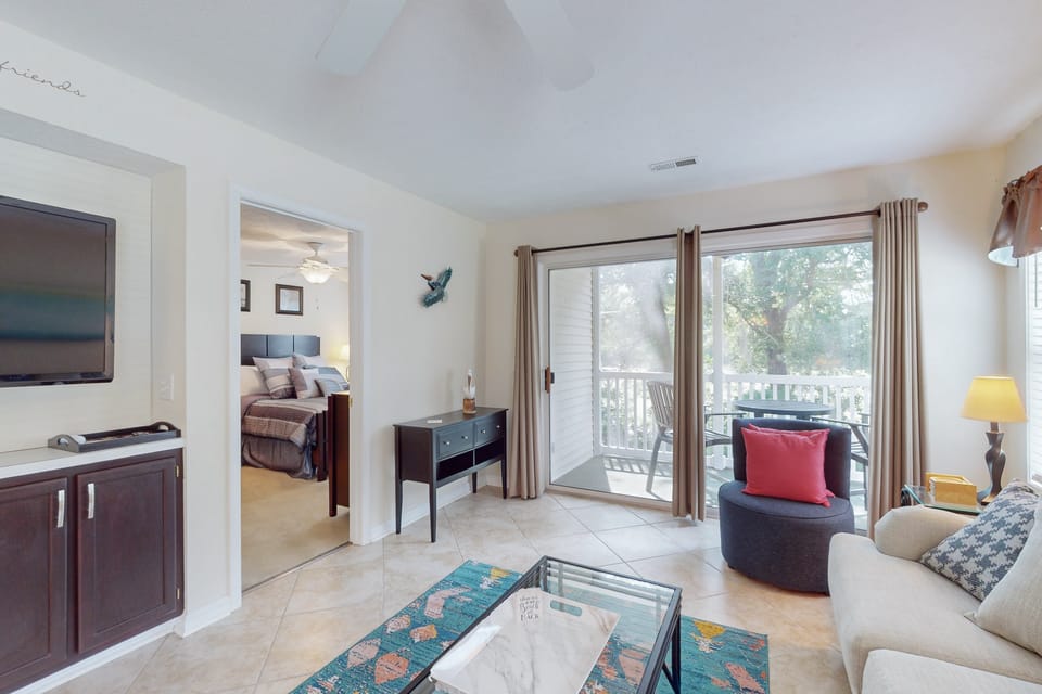 Balcony & Pool Access: 'Longs Cozy Haven' Apartment in South Carolina