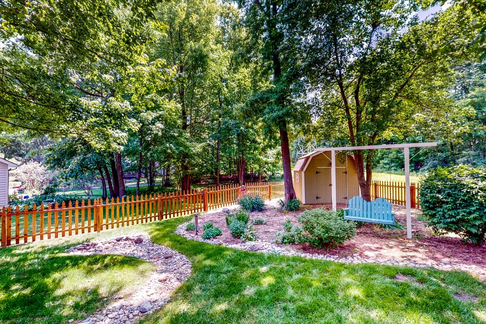 Dog-Friendly Yard! Family Retreat in Fort Wayne House in Fort Wayne