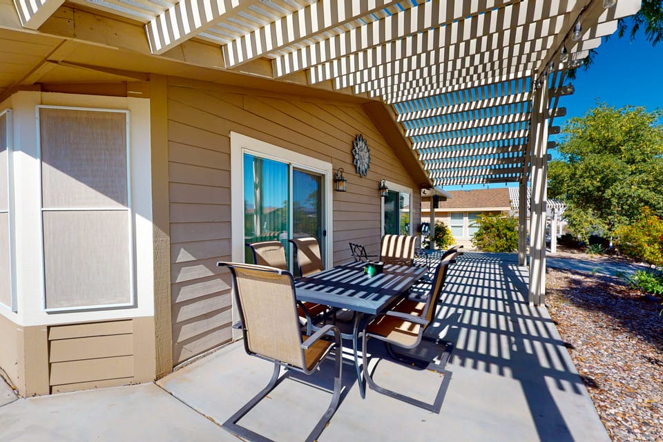 Pool & Hot Tub Access: 'Lake Havasu Lakehouse' House in Southern California