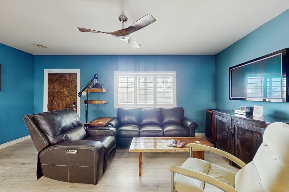 4 Mi to Dtwn: Pet-Friendly Getaway in Phoenix House in Phoenix