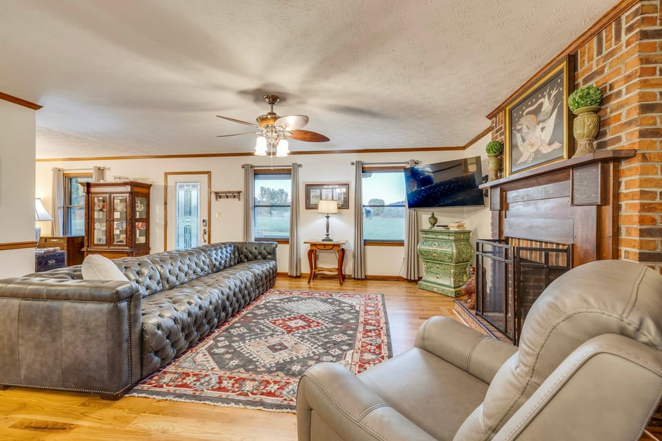 Riverfront Angler's Oasis in Elizabethton House in Elizabethton