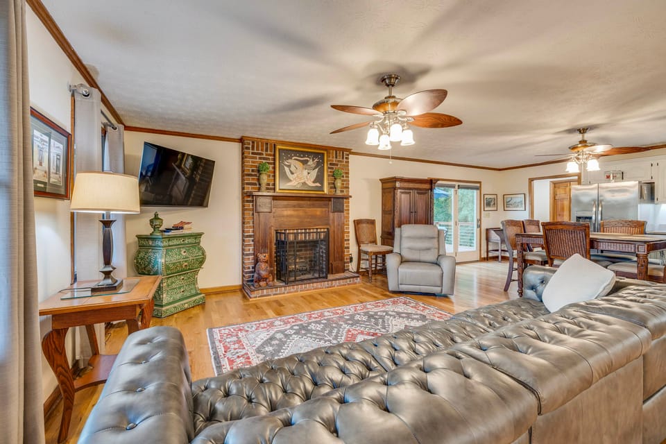 Riverfront Angler's Oasis in Elizabethton House in Elizabethton