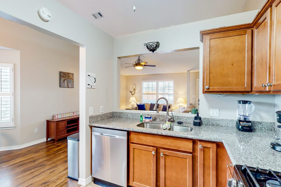 Dog-Friendly Yard! Retreat 11 Mi to Destin & Beach House in Alabama