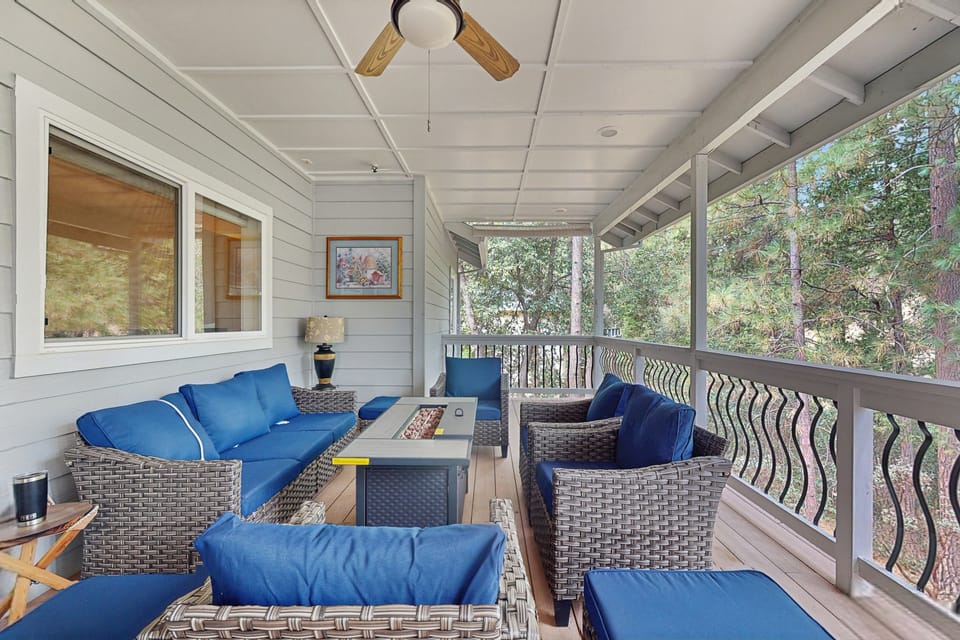 Games, Covered Deck: Family Home 28 Mi to Yosemite House in Groveland