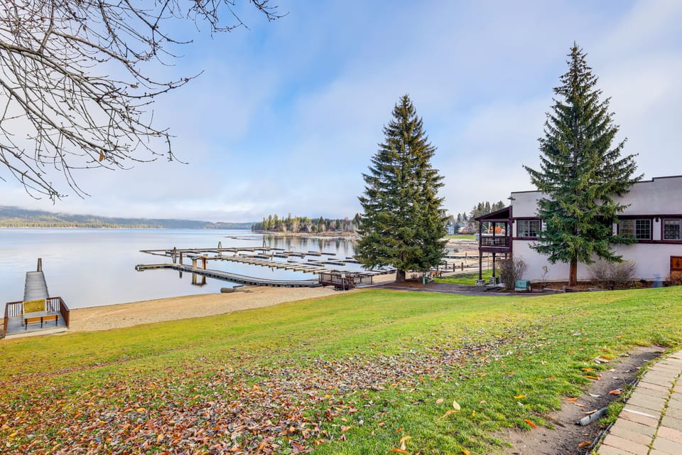 Walkable Condo in Dtwn McCall! Lake View + Balcony Apartment in McCall