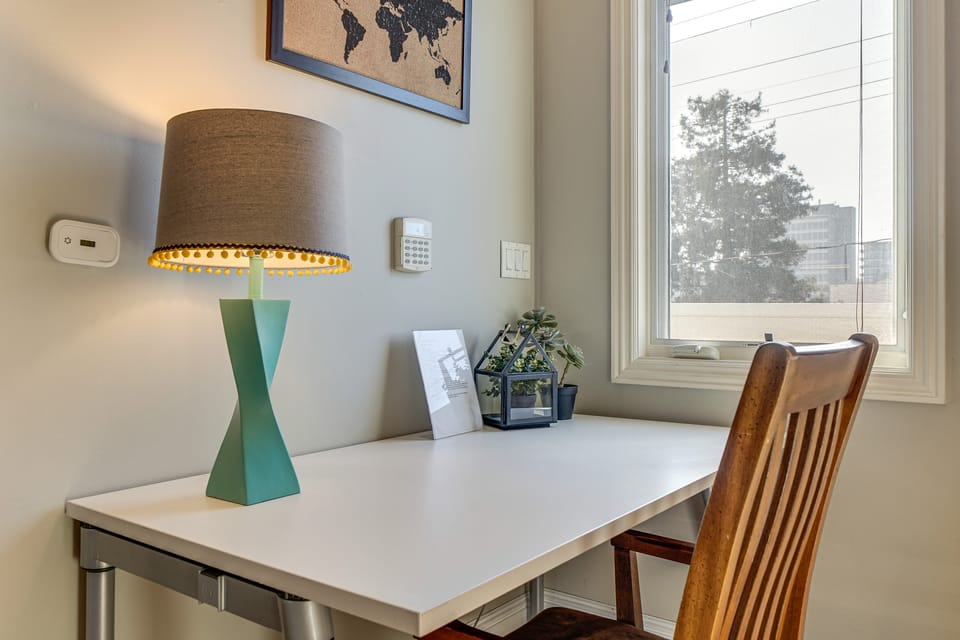 Walk to Caltrain! Studio in Dtwn San Mateo Apartment in San Mateo