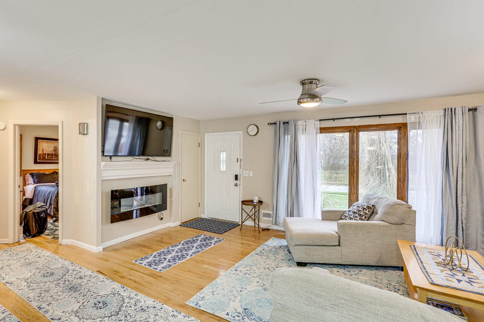6 Mi to Dtwn: Cozy Omaha Apt w/ Private Yard! Apartment in Omaha