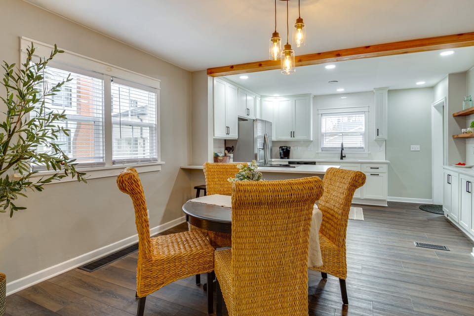 Walk to Downtown Frankfort: Patio, Firepit & More! House in Indiana