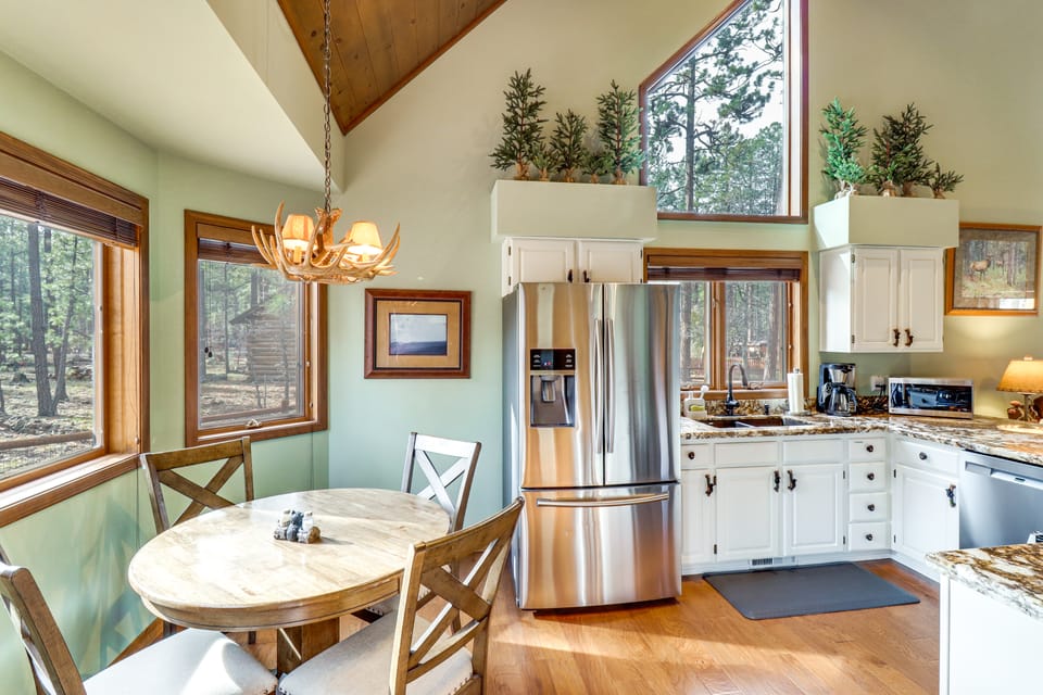 Golf, Hike, Explore! Family-Friendly Pinetop Haven House in Arizona