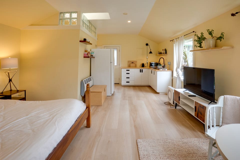 Pacific View Cottage - 100’ High w/ Ocean Views House in Oregon