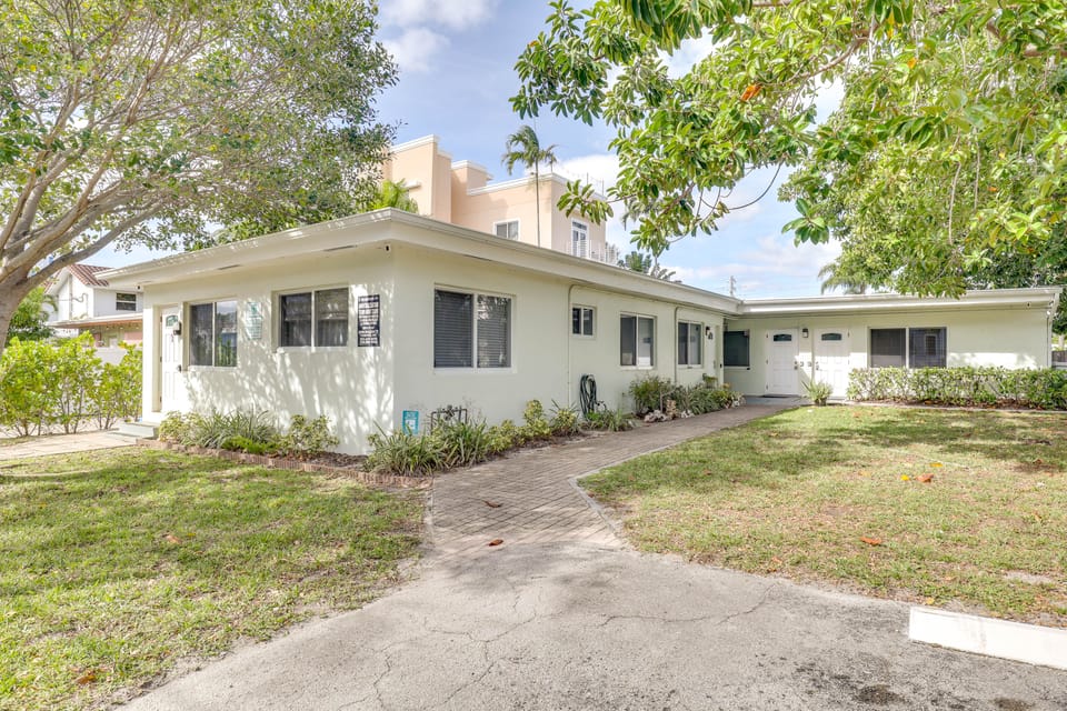 1 Mi to Pompano Beach Pier: Pet-Friendly Studio! Apartment in Pompano Beach