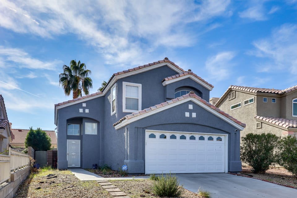 8 Mi to Fremont Street! Convenient & Relaxing Home House in Summerlin