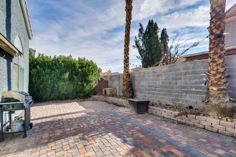 8 Mi to Fremont Street! Convenient & Relaxing Home House in Summerlin