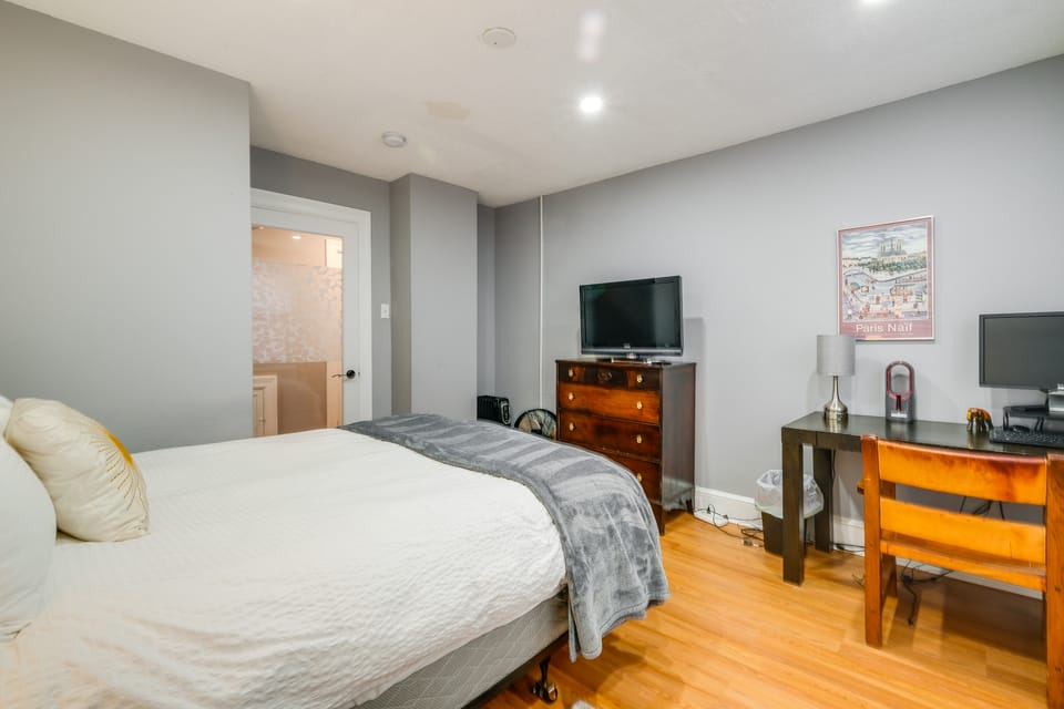 Easy Metro Access: WFH-Friendly Apt 7 Mi to DC! Apartment in Takoma Park