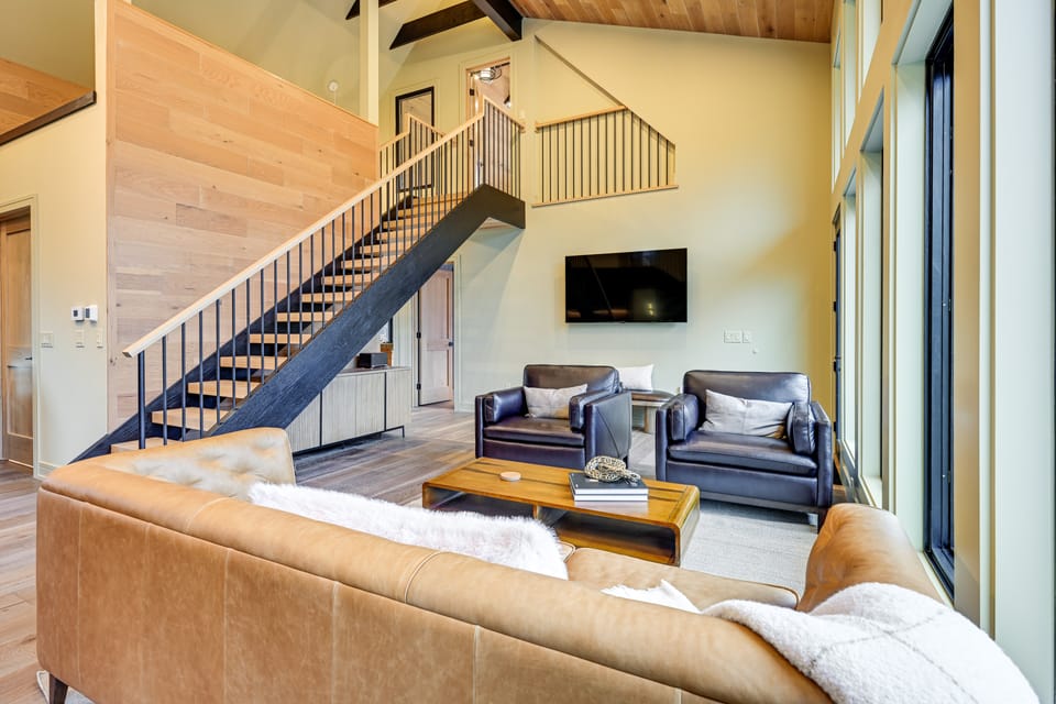Walk to Castle Rock Lake! Modern Home w/ Patio House in Castle Rock Lake
