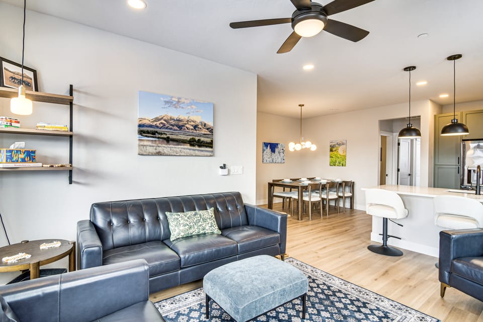 Saltwater Hot Tub! Unit Near Winter Park Slopes Apartment in Fraser