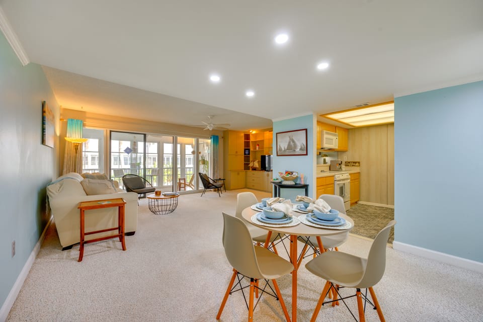 Pool Access & Lanai! Welaka Condo on St Johns Apartment in Florida