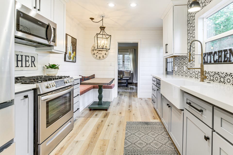 Steps to Lake Arrowhead Village: Chic Apartment Apartment in Lake Arrowhead