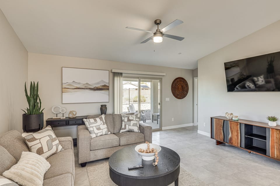4 Mi to Lake Havasu State Park! Retreat w/ Hot Tub House in Lake Havasu City