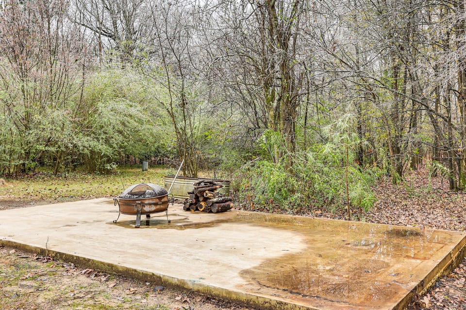 Hunters Hideaway in Hazen w/ Yard: Dogs Welcome! House in Mississippi