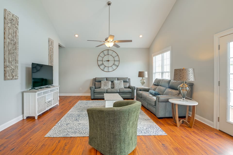 Spacious Home w/ Oceanside Village Resort Perks! House in Surfside Beach