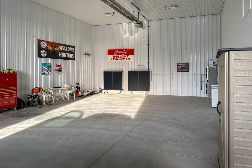 Patio & Parking! Modern Bunkhouse Near Lake Erie House in Lake Erie