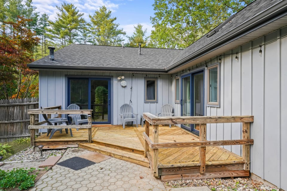 8 Mi to Saratoga Race Course: Quiet Family Home House in Saratoga
