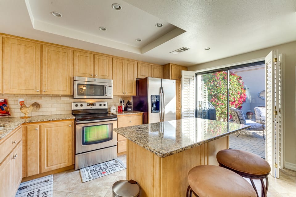 Mtn View & Fairway-Facing Patio: Palm Desert Condo Apartment in Palm Desert
