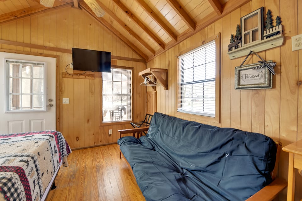Blue Ridge Getaway! Studio w/ Resort Amenities Apartment in North Carolina