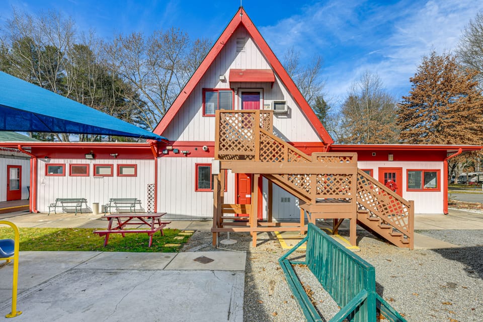 Cataloochee Adventure Hub w/ Family-Friendly Perks Apartment in Tennessee
